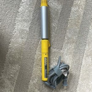 Drybar's The 3-Day Bender 1.25" Digital Curling Iron - Model BEDG1288